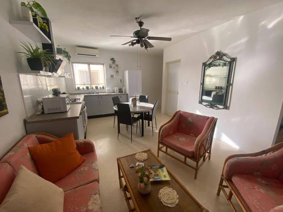 St Paul'S Bay Central Apartment In Qawra St. Paul's Bay Buitenkant foto